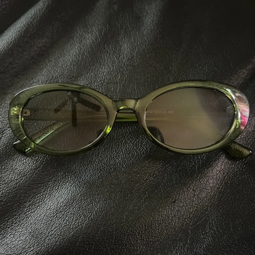 Oval Frame Retro Sunglass - Green